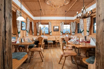 Jagdstube Kreuzwiesenalm Schmankerlhütte in der Zillertal Arena